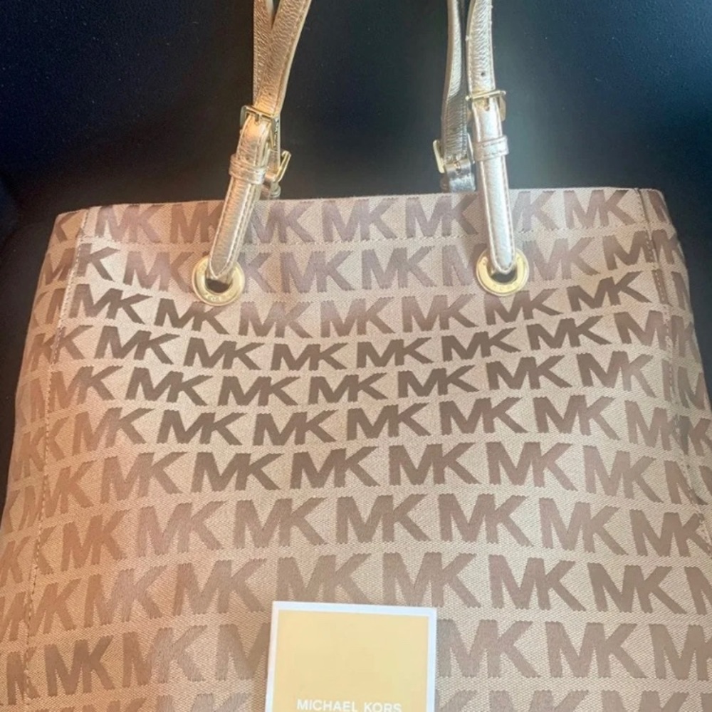Beautiful #MediumBrown #Tan Michael Kors (MK) Tote